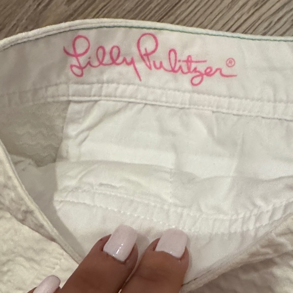 Lilly Pulitzer White Scalloped High Waist Shorts - Picture 2 of 4
